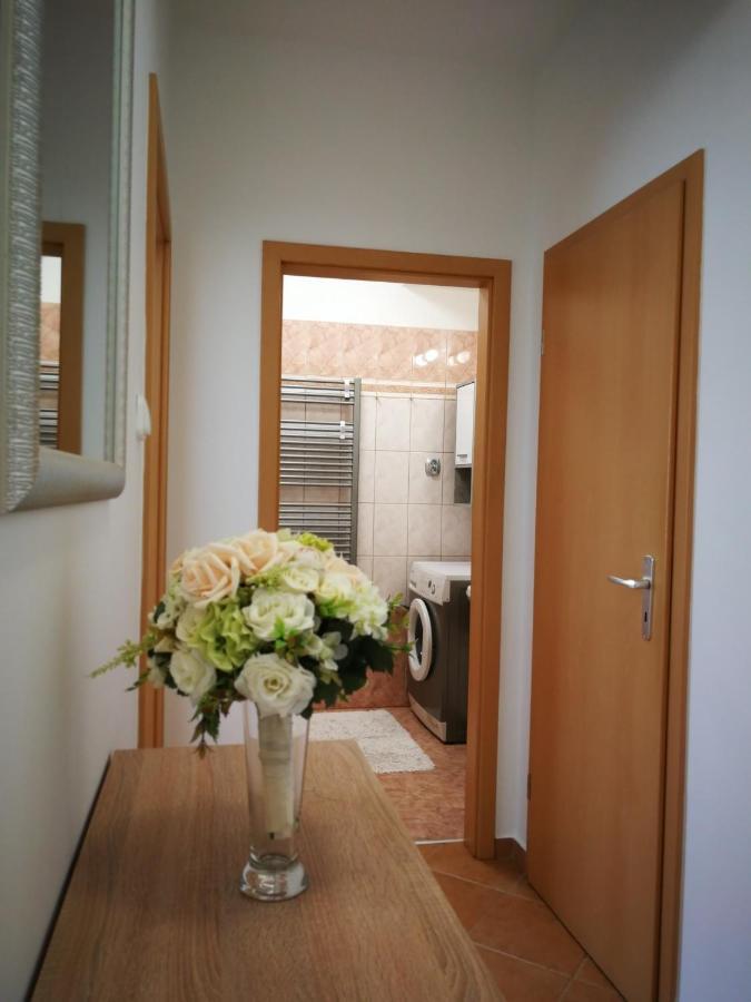 Voeroesmarty Apartman Miskolc - Belvaros - Downtown Exterior photo
