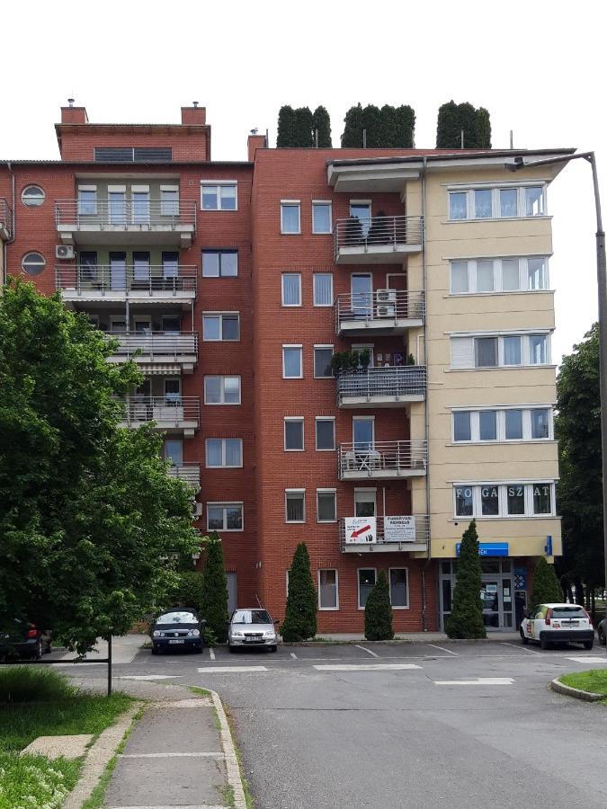 Voeroesmarty Apartman Miskolc - Belvaros - Downtown Exterior photo
